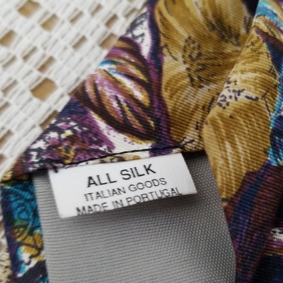 3/$24, 100% Floral Silk Tie by J.T.Beckett - Picture 4 of 4